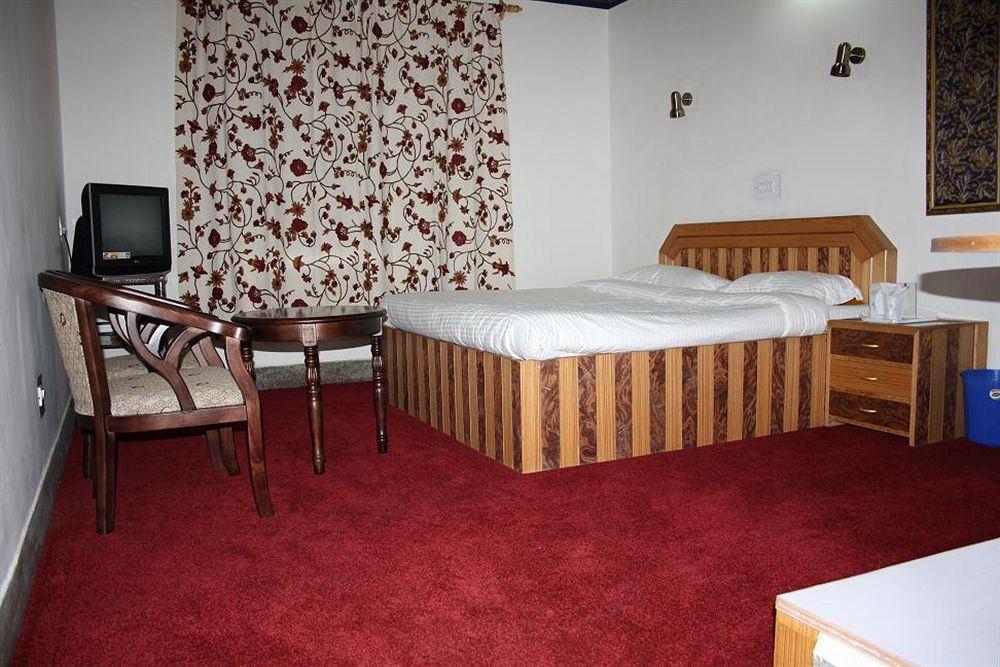 Hotel Ibni Kabeer ศรีนาการ์ ภายนอก รูปภาพ